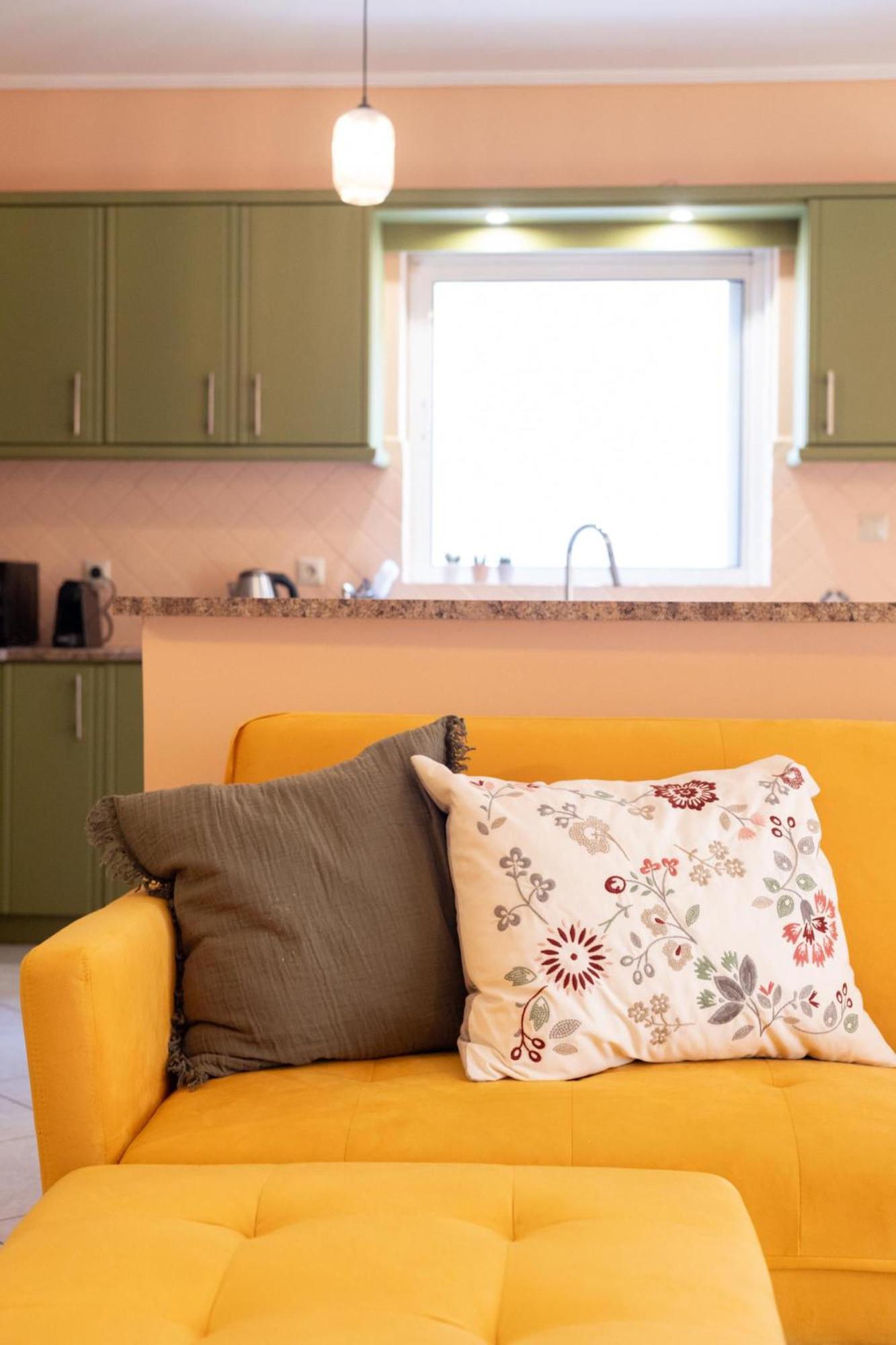 Luxury And Spacious Apt For 6 Guests Атина Екстериор снимка